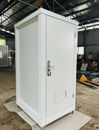 Single Stall Portable Restroom Outdoor Mobile Toilet Sink Bathroom & Accessories