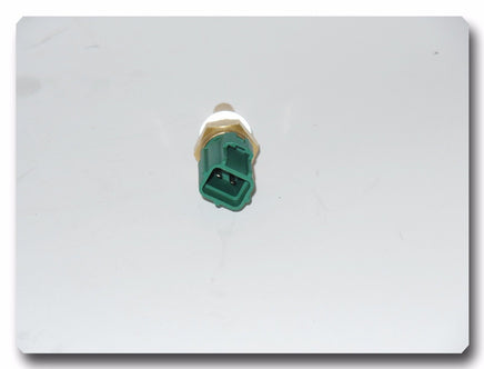Coolant Temperature Sensor W/Connector Fit:Chevrolet Ford Geo Toyota Lexus Mazda