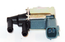 Vapor Canister Purge Valve / Solenoid Fits: Nissan Altima Sentra 2004-2006